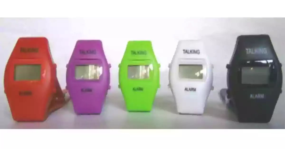 Relógios de pulso em vermelho, lilás, verde, branco e preto com ecrã LCD, bracelete na mesma cor
