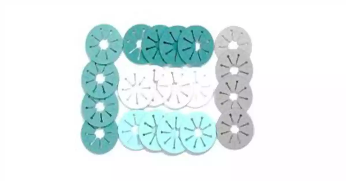 20 classificadores de meias em cinco tons diferentes de verde, desde o mais claro ao mais escuro