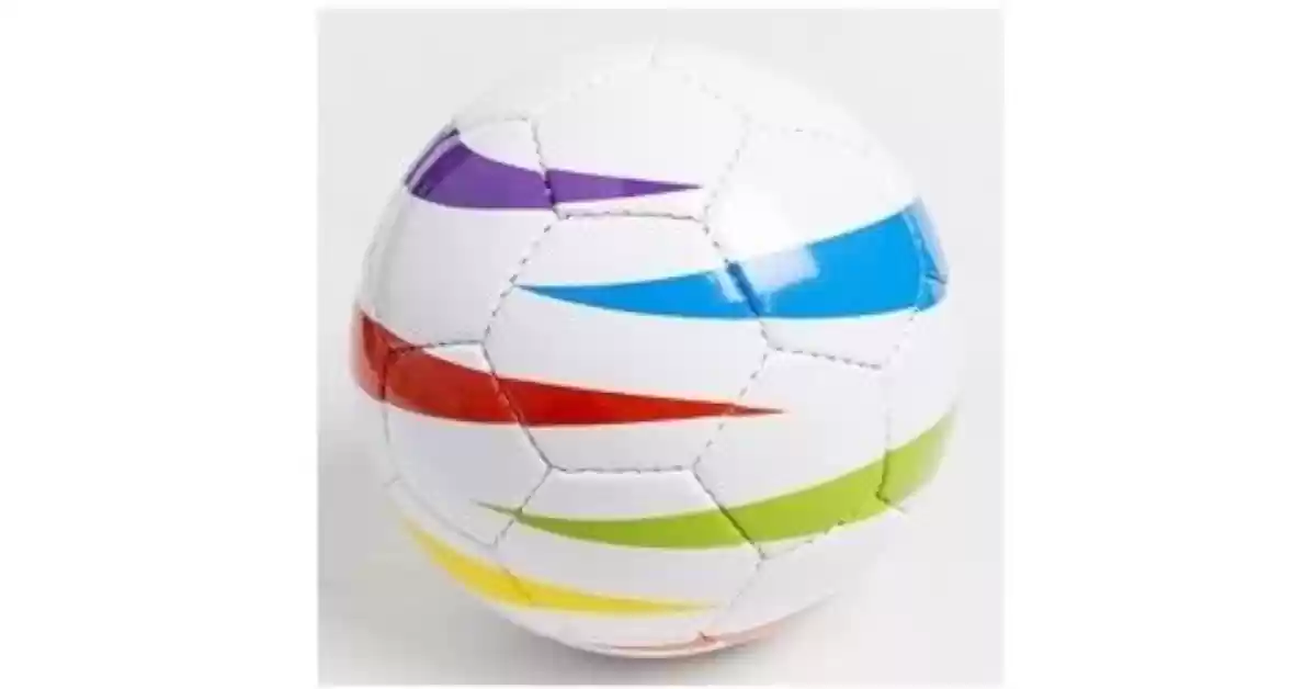 Bola de futebol adaptada, cor branca e faixas coloridas a amarelo, verde, vermelho, azul e púrpura