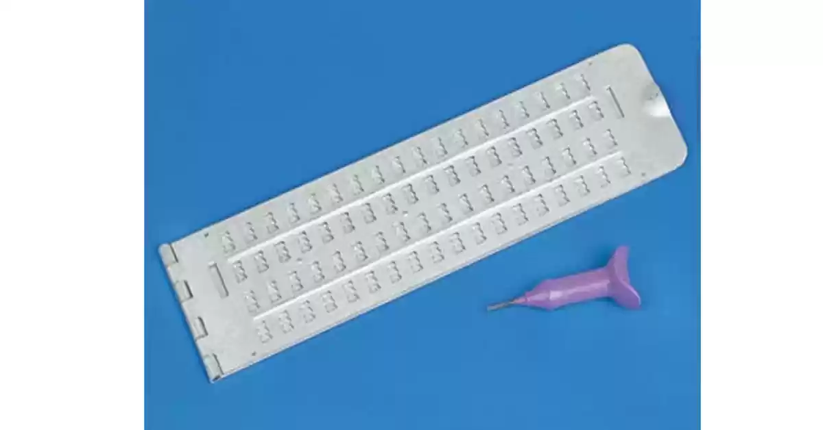 Pauta de escrita Braille expendido em alumínio com punção de escrita Braille cor púrpura