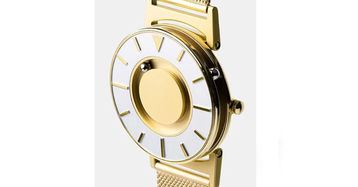 Vista de perfil do mostrador salienta o mecanismo tátil de esferas