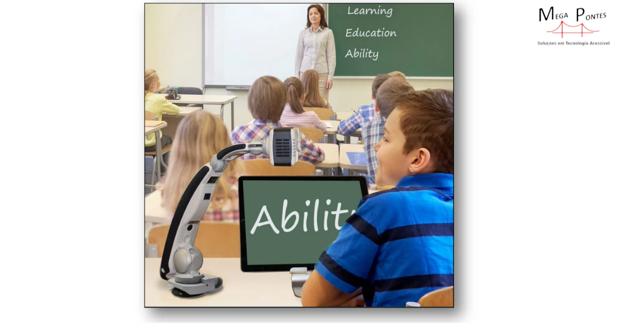 Aluno a visualizar o quadro da sala de aula no seu computador através do Transformer HD