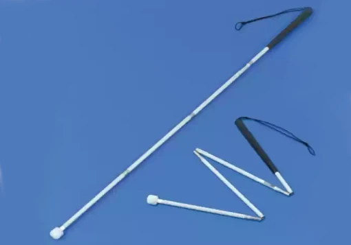 Bengala articulada em alumínio com ponteira rotativa e punho preto junto a bengala desdobrada.